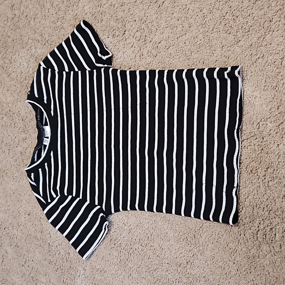 Black and white crop top